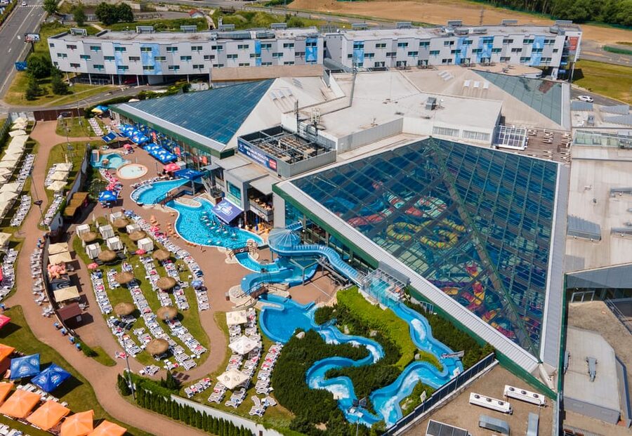Prague: Aquapalace Indoor/Outdoor Water Park Ticket - Getting there from central Prague