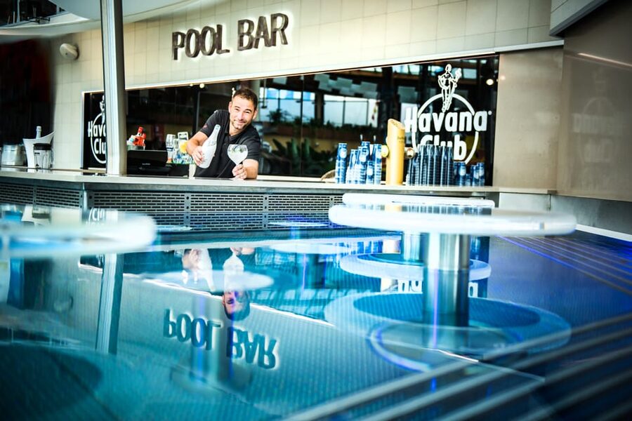 Prague: Aquapalace Indoor/Outdoor Water Park Ticket - Who should book Aquapalace Prague?