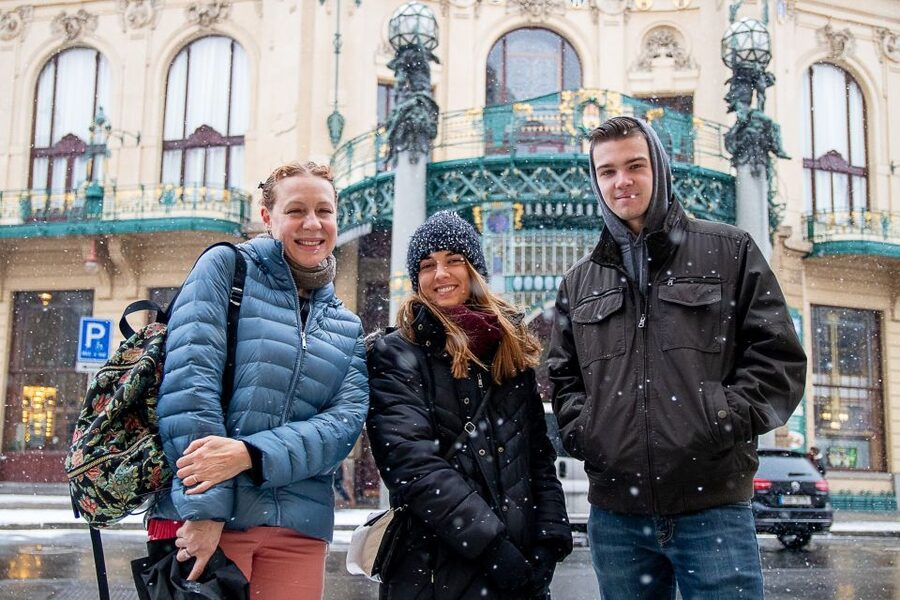 Prague Art Nouveau and Cubism Walking Tour - Pace, group size, and the three-hour format