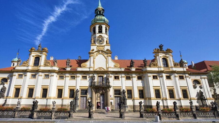 Prague Audioguide - TravelMate app for your smartphone - Old Town Square, Charles Bridge, and the classic Prague route
