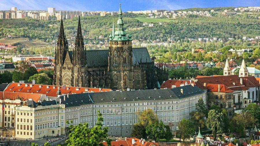 Prague Audioguide - TravelMate app for your smartphone - Vysehrad Hill and food between the sights