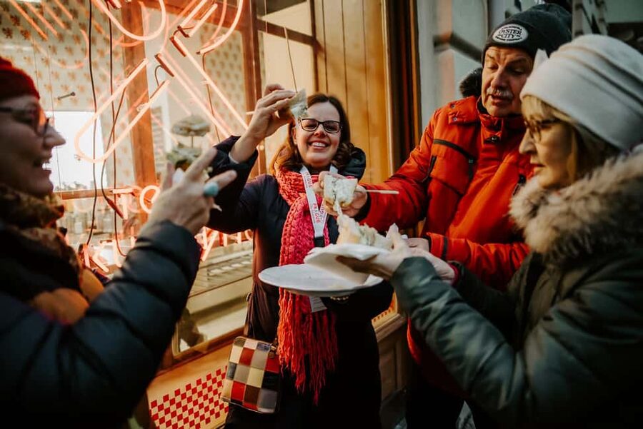Prague: Award-Winning Old Town Food Tour with Four Drinks - Key points to know before booking