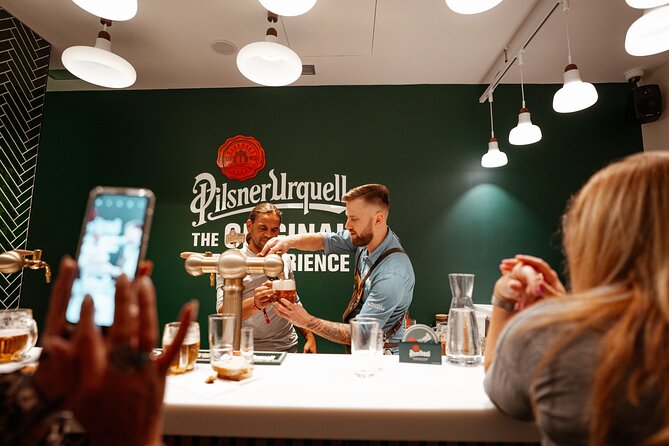 Prague Beer Pouring Class at Pilsner Urquell - The teaching style and group size