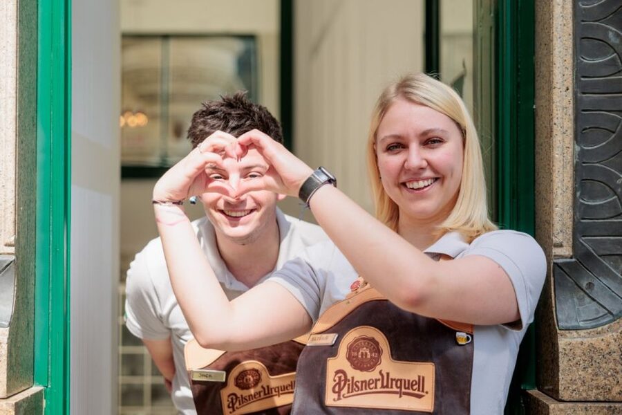 Prague: Beer Pouring Class at Pilsner Urquell Experience - Tasting the differences instead of just drinking