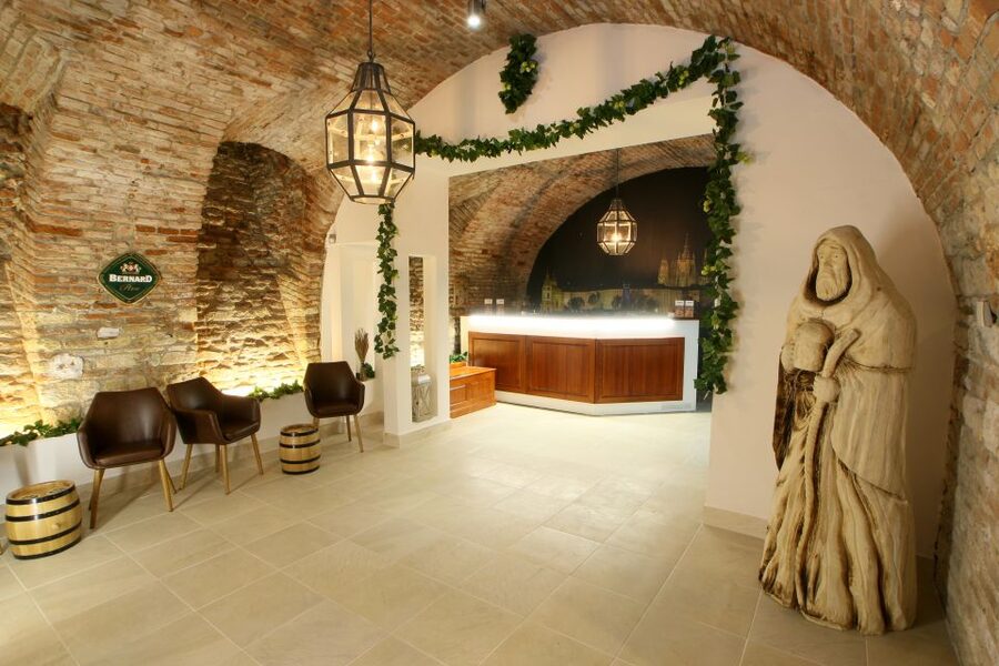Prague: Bernard Beer Spa with Beer and Massage Option - The heated bed and the 60-minute rhythm