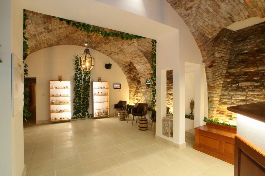 Prague: Bernard Beer Spa with Beer and Massage Option - Skin care and the post-bath shower question