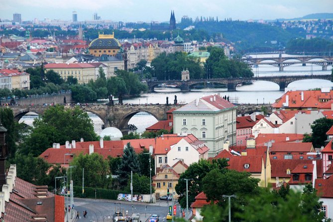 Prague Bike Tour - Stunning Viewpoints, Castle, City & Park - Meeting in Old Town and setting off by the river