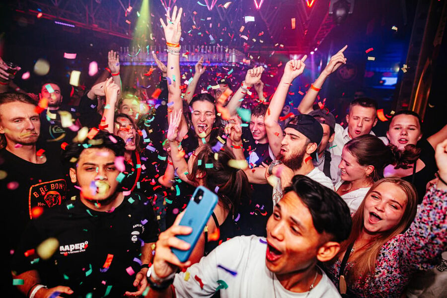 Prague: Boat Party with Unlimited Drinks & After Party Entry - Weather, timing, and practical planning