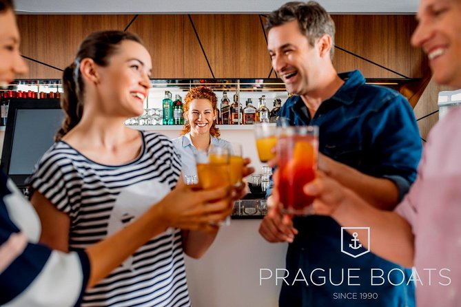 Prague Boats 3-hour Dinner Cruise - Is the boat comfortable?