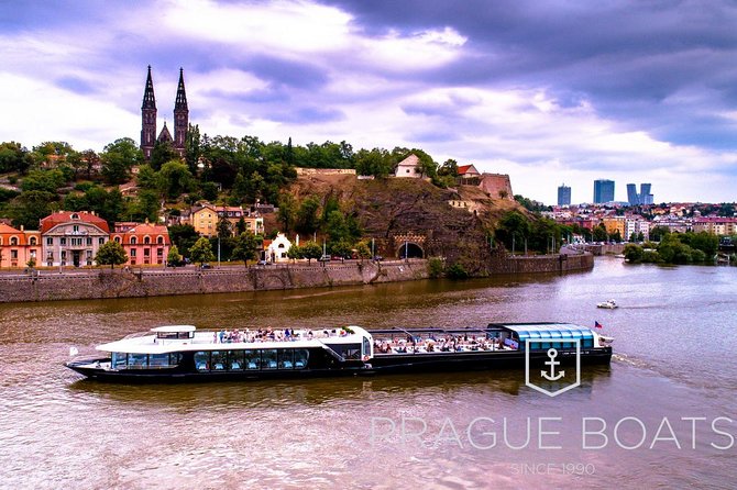 Prague Boats 3-hour Dinner Cruise - Three hours: generous time or too long?