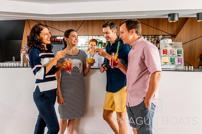 Prague Boats 3-hour Dinner Cruise - Practical tips before you reserve