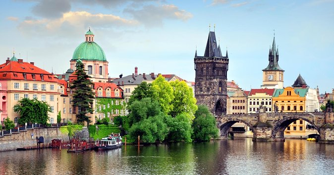 PRAGUE BOATS: 50-Minute Sightseeing Cruise - Key points to know before boarding
