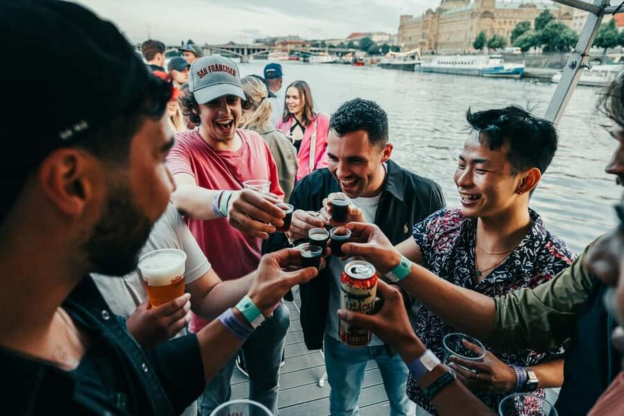 Prague: Booze Cruise with Open Bar and Duplex Entry - What the two-hour open-bar cruise includes