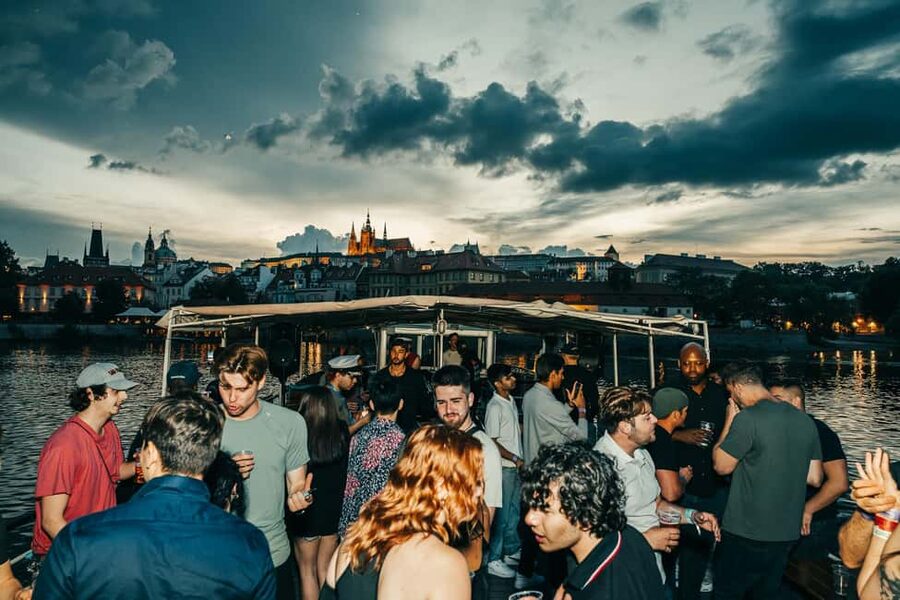 Prague: Booze Cruise with Open Bar and Duplex Entry - Dress code, shoes, and practical comfort