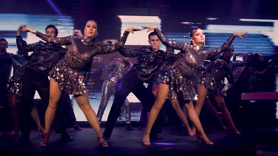Prague:Breathtaking Cabaret Show with 4-Course Dinner Option - What the Prague cabaret night is really like