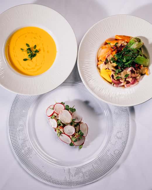 Prague:Breathtaking Cabaret Show with 4-Course Dinner Option - Dinner between the acts