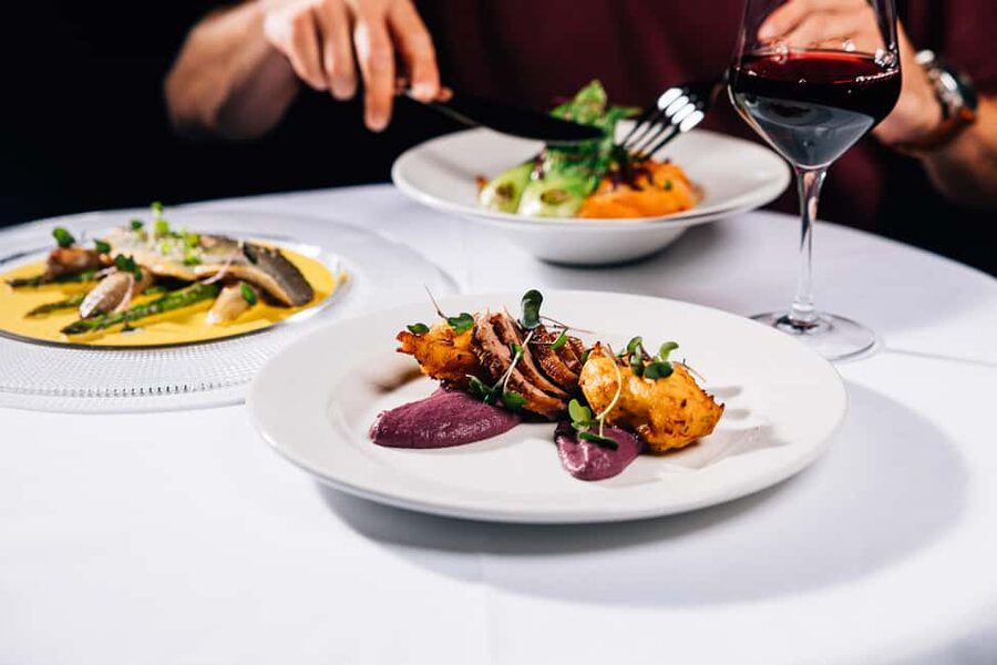 Prague:Breathtaking Cabaret Show with 4-Course Dinner Option - Drinks, sound, and comfort