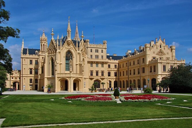 Prague-Budapest One-Way Sightseeing Day Tour - Key points at a glance