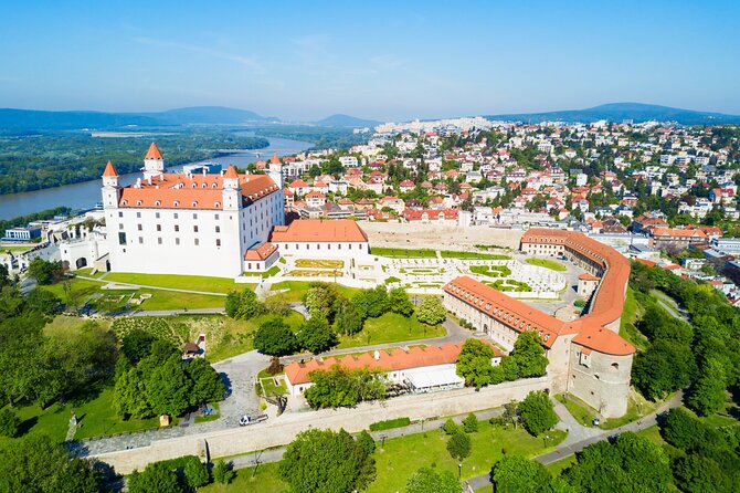 Prague-Budapest One-Way Sightseeing Day Tour - Who will get the most from this tour?