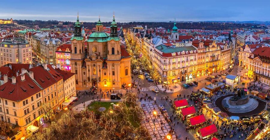 Prague by Car - Weather, mobility, and practical planning