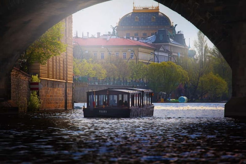 Prague: Canal Cruise Around Charles Bridge - Small practical details that matter
