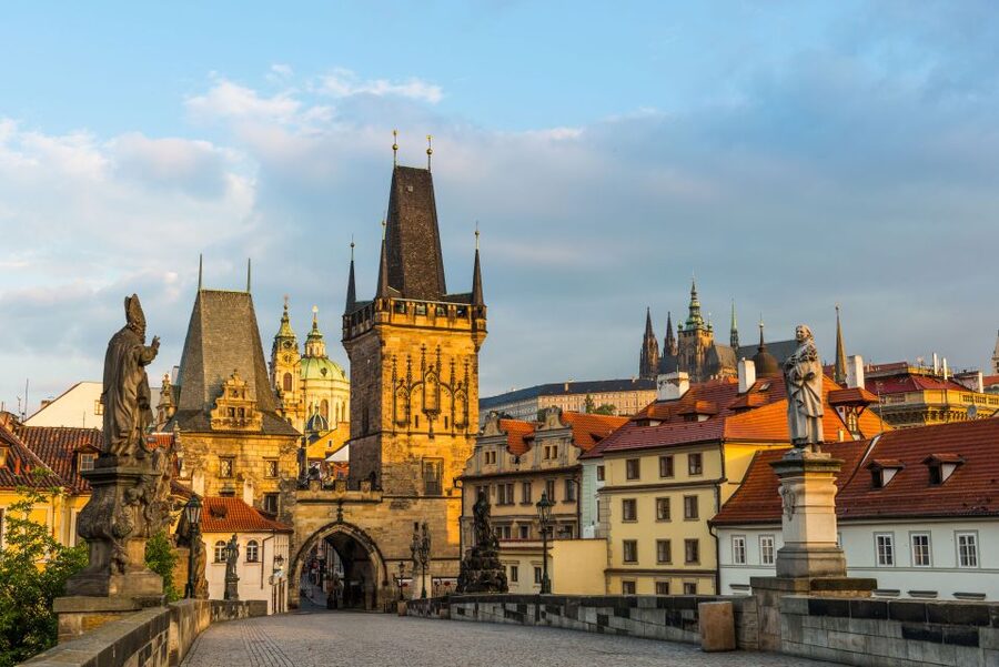 Prague: Castle and Jewish Quarter Tour with Cruise and Lunch - What to expect from the Vltava boat ride