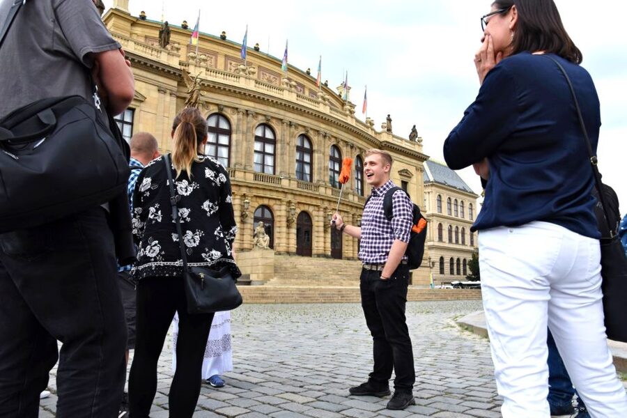 Prague: Castle and Jewish Quarter Tour with Cruise and Lunch - Starting beside Charles Bridge