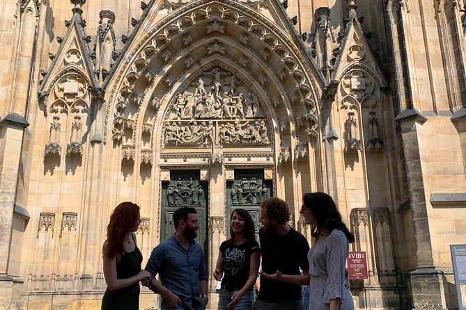 Prague Castle and Pubs Tour with Drinks Included - Why this Prague tour works