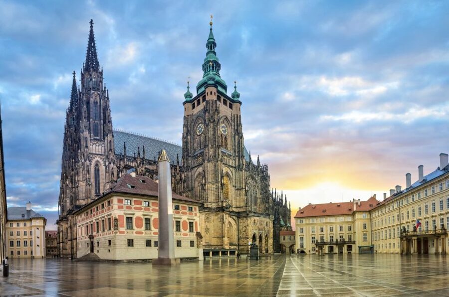 Prague Castle and St. Vitus Cathedral Private Walking Tour - Practical details before you reserve