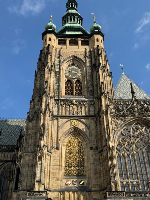 Prague Castle Interiors & Changing of the Guard-Small group - Vladislav Hall and the Defenestration Window