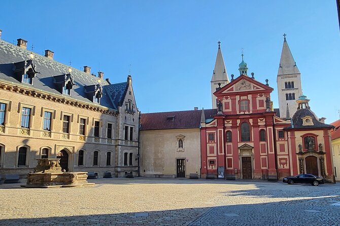 Prague Castle Private Walking Tour - Golden Lane and its fairy-tale houses