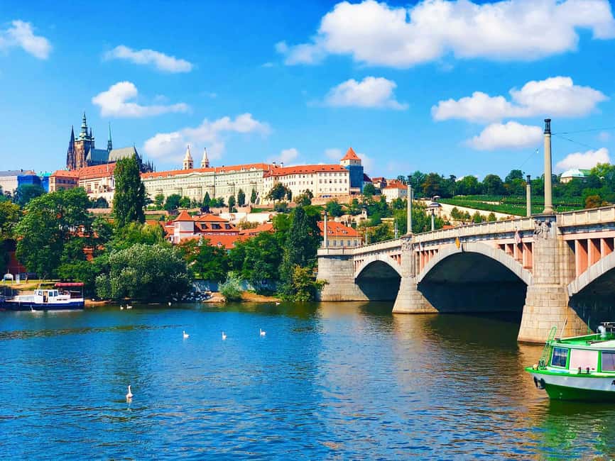 Prague Castle St. Vitus Cathedral, Royal Palace, St. George's Basilica - Should you book Prague Castle with Robert Procházka?
