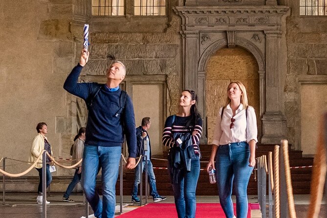 Prague Castle Tour Including Admission Ticket - 2.5 Hour - Golden Lane brings the story down to everyday life