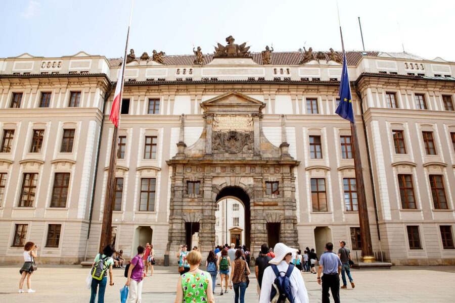 Prague City 3-Hour Tour with Changing of the Guard - A fast introduction to Prague’s historic core