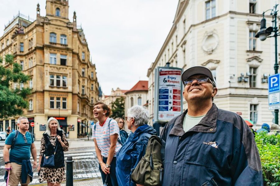 Prague: City Highlights By Bus, Boat, and on Foot - Prague Castle and the 70,000-square-meter viewpoint