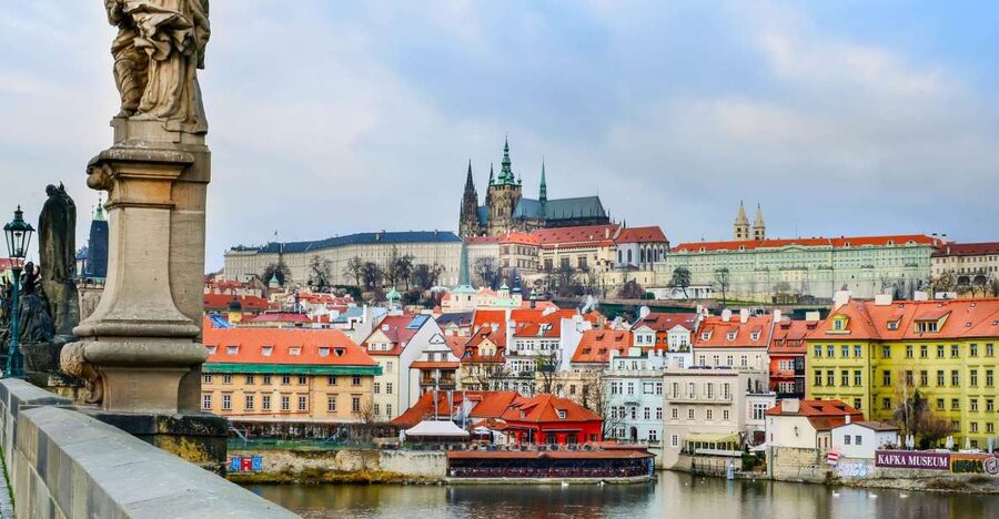 Prague: City Tour - Seeing Prague by bus: the National Museum to Dancing House