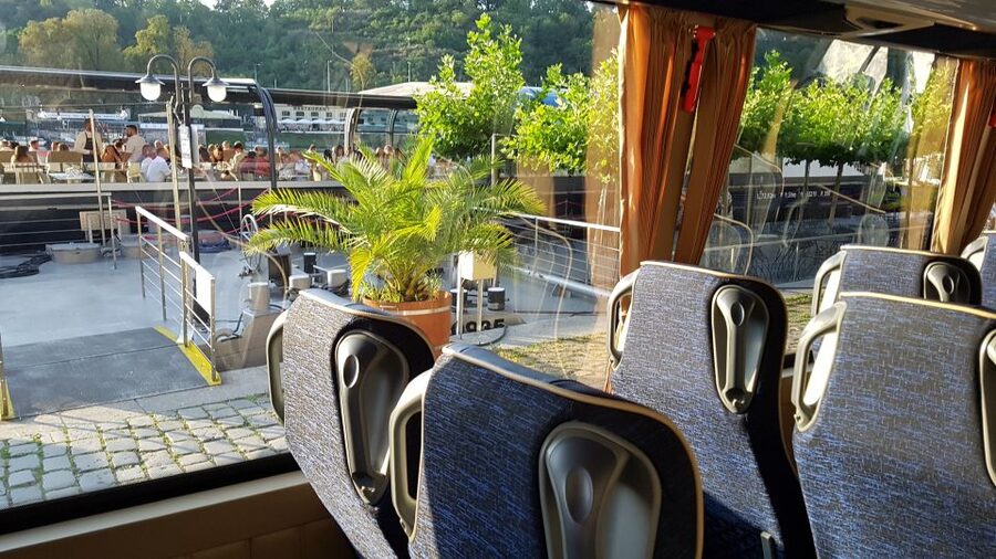 Prague: City Tour and Dinner Cruise with Hotel Pickup - Prague Castle and the best floodlit views