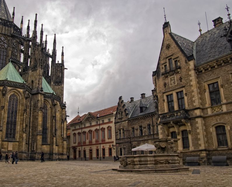 Prague: City Tour - Lesser Town and the route toward Prague Castle