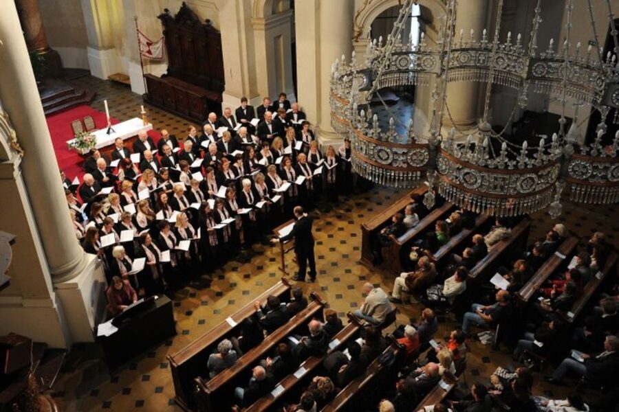 Prague: Classical Concert in St. Nicholas Church - Who will enjoy it most
