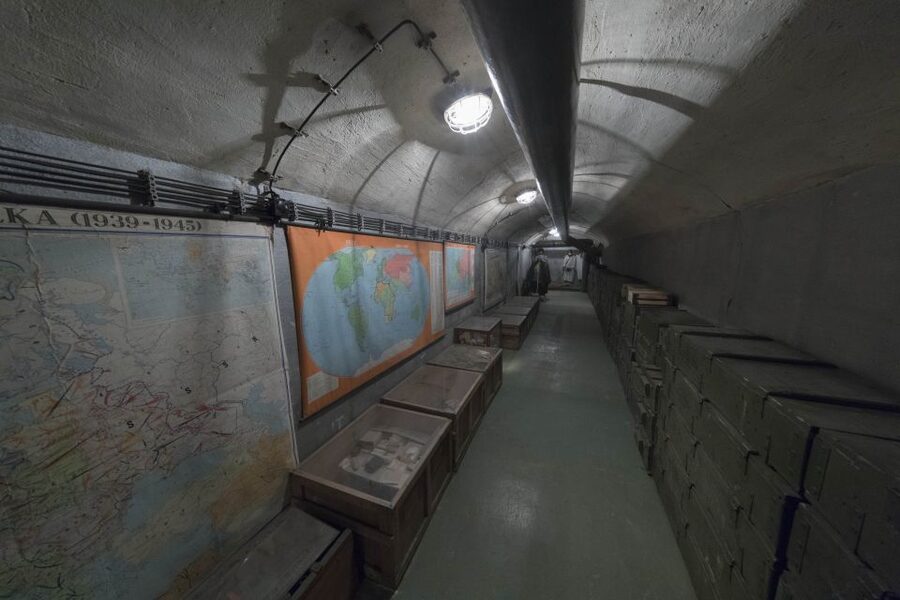 Prague: Communism History and Nuclear Bunker Guided Tour - Inside a 1950s bunker built for 5,000 people