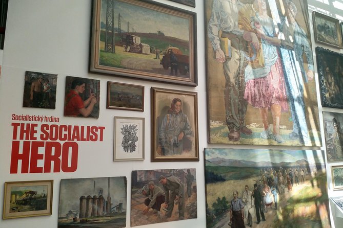 Prague Communism tour with visit of Communism museum - What Lenka’s personal stories add