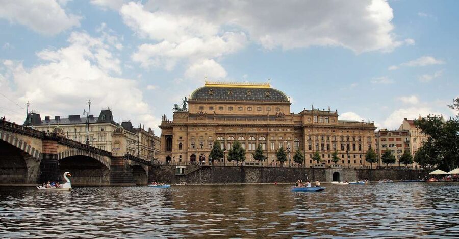 Prague Complete Tour in Spanish & Lunch, Tickets - One long route through Prague’s historic core