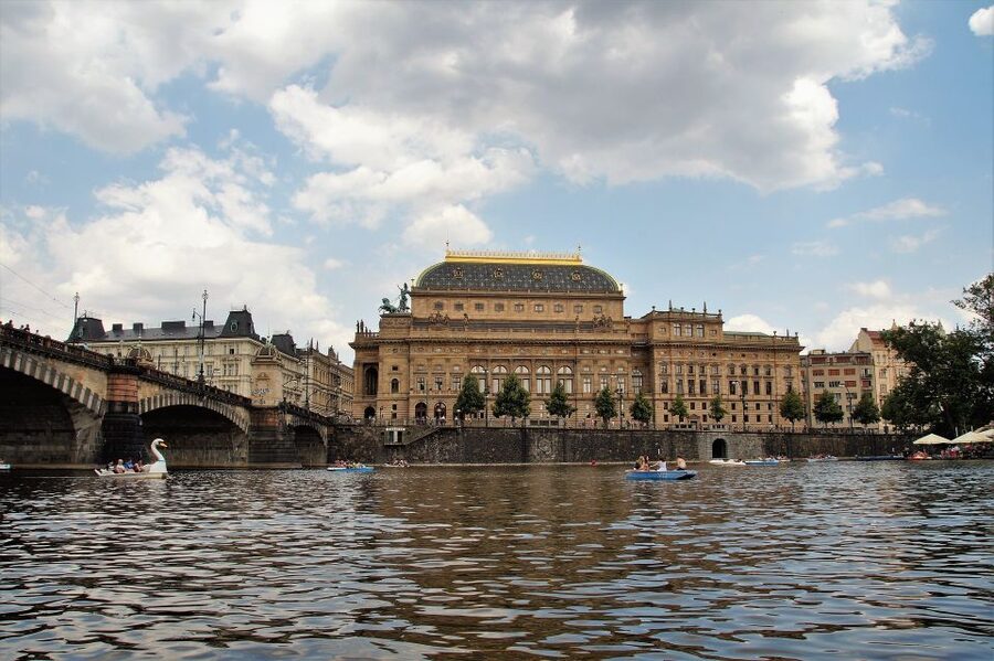 Prague Complete Tour in Spanish & Lunch, Tickets - A Czech lunch at a local restaurant