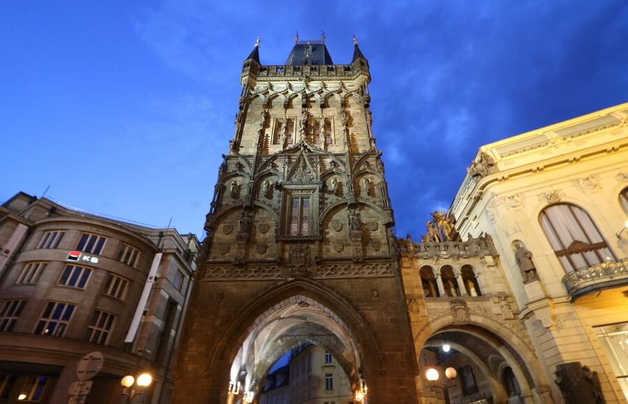 Prague Complete Tour in Spanish & Lunch, Tickets - Prague’s Child Jesus and Charles Bridge