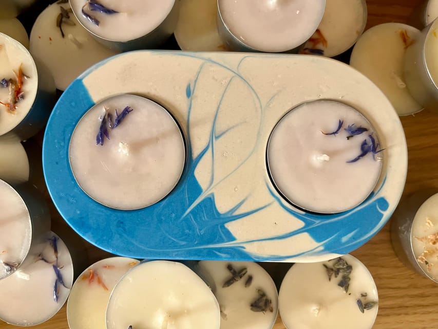 Prague: Craft your unique tea-candle holder set - Waiting for the holder while making six candles