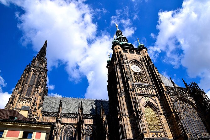 Prague DeLuxe Tour: Views, Hidden Gems, Tastings & River Cruise - The tram ride to the castle