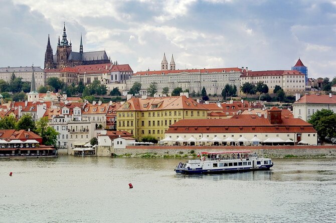 Prague DeLuxe Tour: Views, Hidden Gems, Tastings & River Cruise - Guide quality and group size