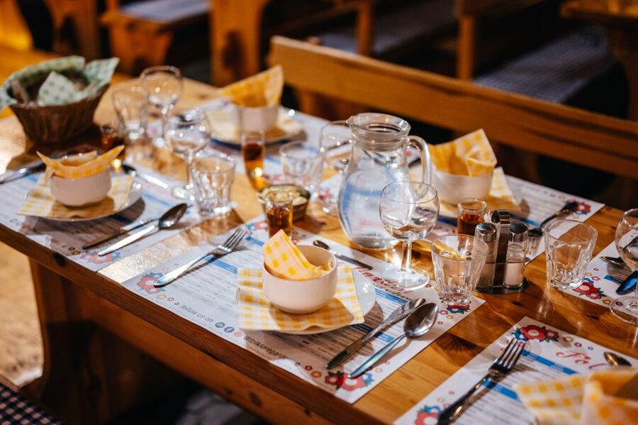 Prague: Dinner with Folk Show and Open Bar - Why the atmosphere may be the main attraction