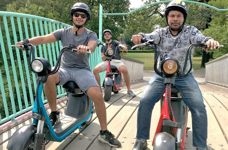 Prague Electric Scooter and eBike Grand Tour - Choosing between the vehicles