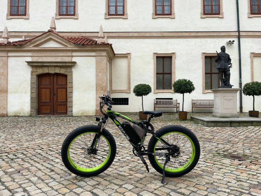 Prague: Electric Scooter & Cruiser Fat eBike Rental - Who will get the most from this rental